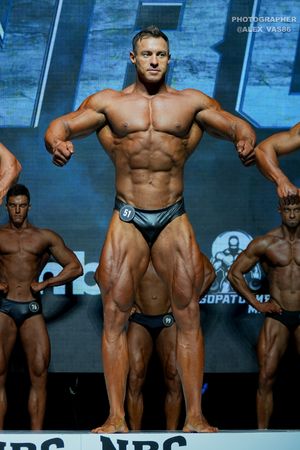 CLASSIC PHYSIQUE НОВИЧКИ